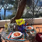 Guya Villa Capri