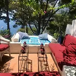 Villa Guya *