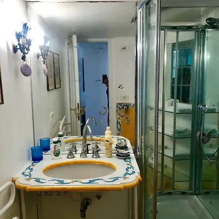 Guya Villa Capri